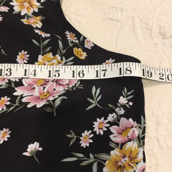 💕HP💕Nalati floral rayon romper size medium - Picture 10 of 12